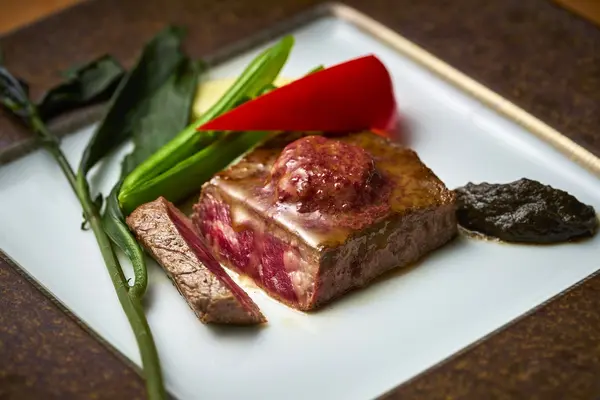 【フランス料理コース】 彩り鮮やかで美しく、独創的で滋味深いシェフ特製コース料理プラン