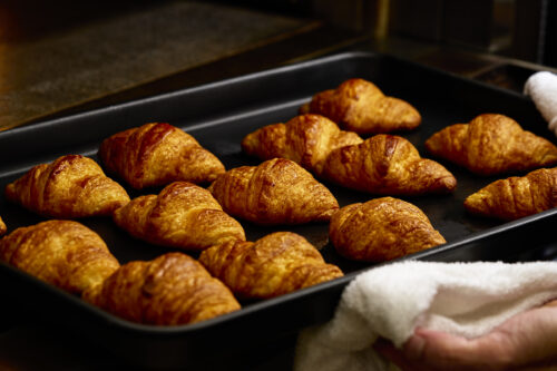 ＜スタッフおすすめ！＞ 朝食の焼きたてクロワッサン